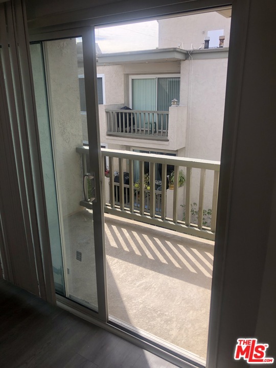 1 Bed Home for Sale in Playa del Rey, California