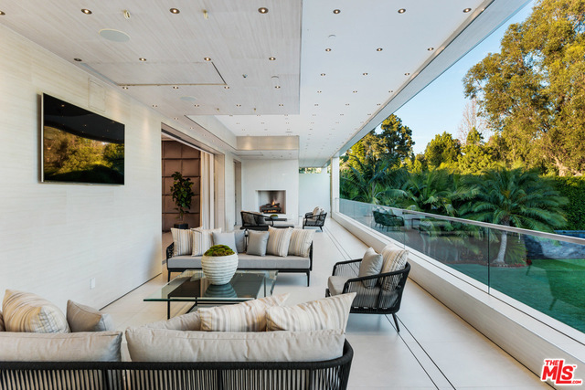 7 Bed Home for Sale in Beverly Hills, California