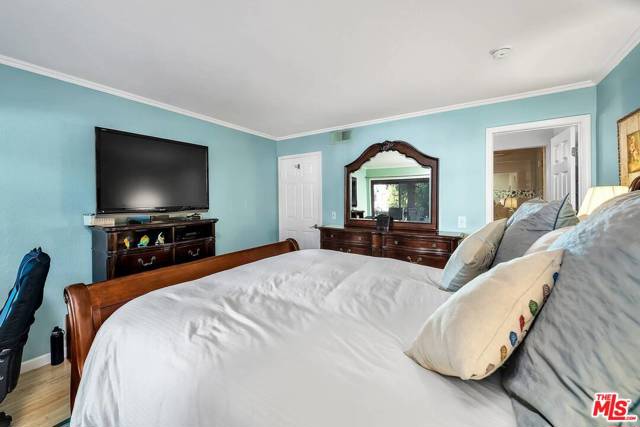 1 Bed Home for Sale in Playa del Rey, California