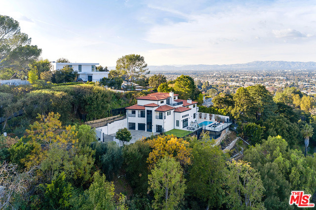 Photo of 3708 ALOMAR Drive, Sherman Oaks, CA 91423
