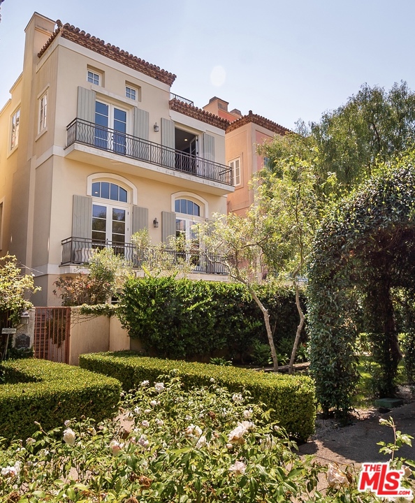 5 Bed Home for Sale in Venice, California