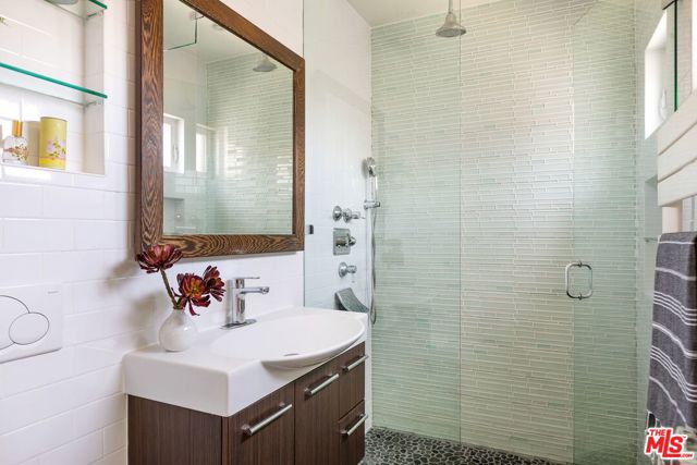 2 Bed Home for Sale in Venice, California
