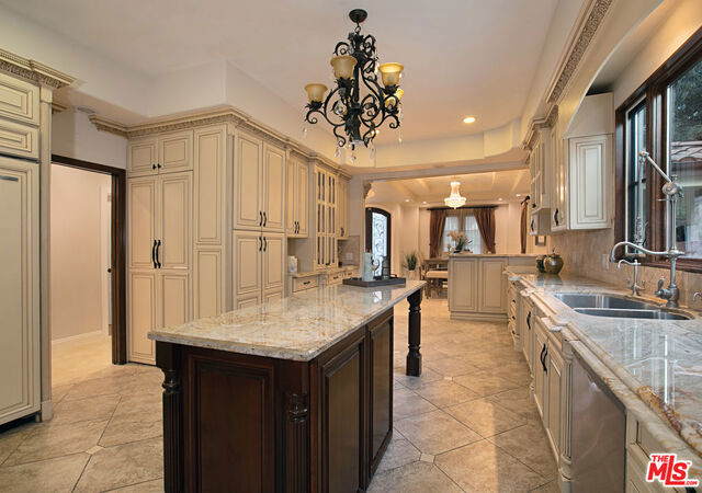 3 Bed Home for Sale in Beverly Hills, California