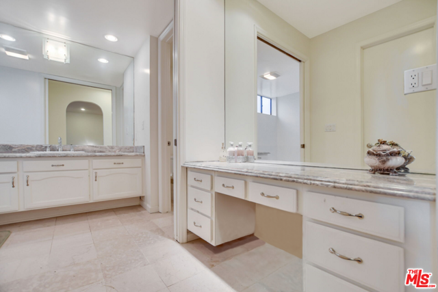 2 Bed Home for Sale in Los Angeles, California