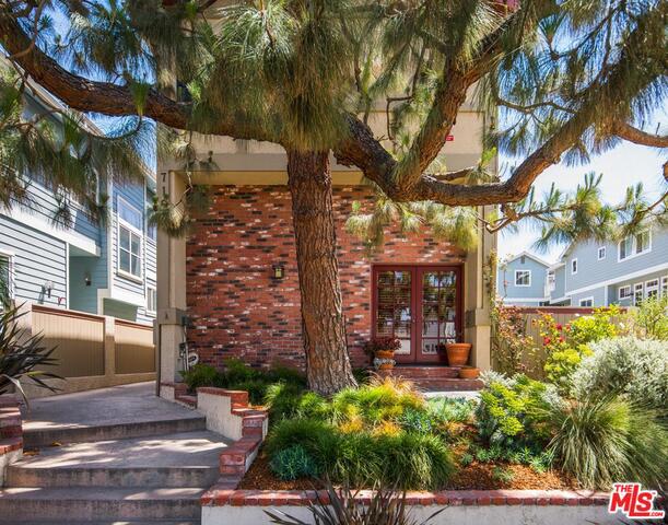 716 BROADWAY, Redondo Beach, California 90277, 3 Bedrooms Bedrooms, ,2 BathroomsBathrooms,Residential,Sold,BROADWAY,17227930