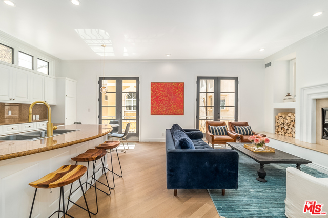 5 Bed Home for Sale in Venice, California