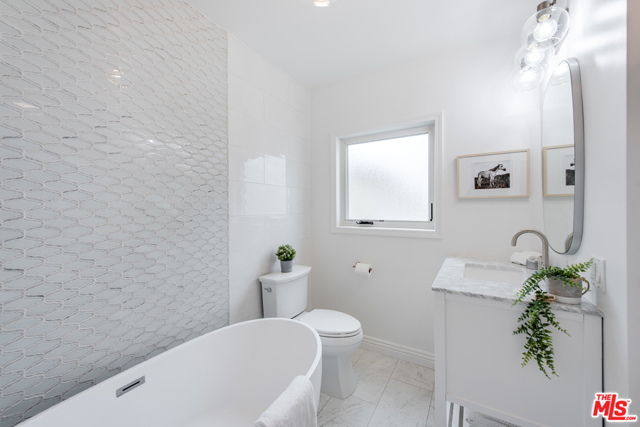 5 Bed Home for Sale in Santa Monica, California