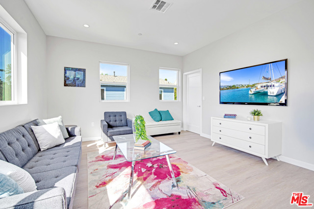  Income Home for Sale in Los Angeles, California