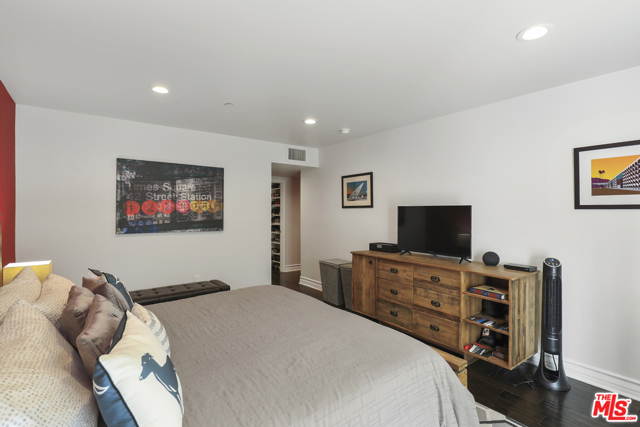 3 Bed Home for Sale in Los Angeles, California