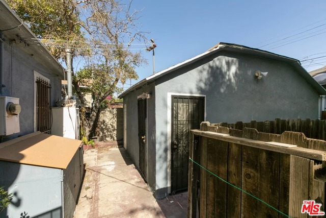  Income Home for Sale in Los Angeles, California