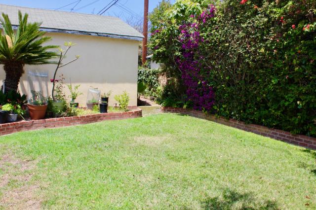 1908 Manzanita_Backyard 2