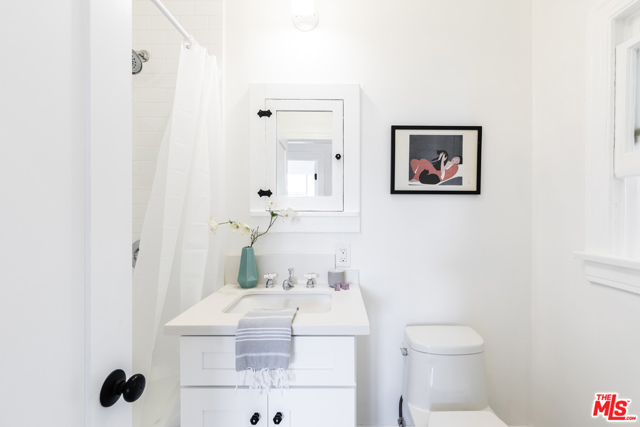 1 Bed Home for Sale in Los Angeles, California