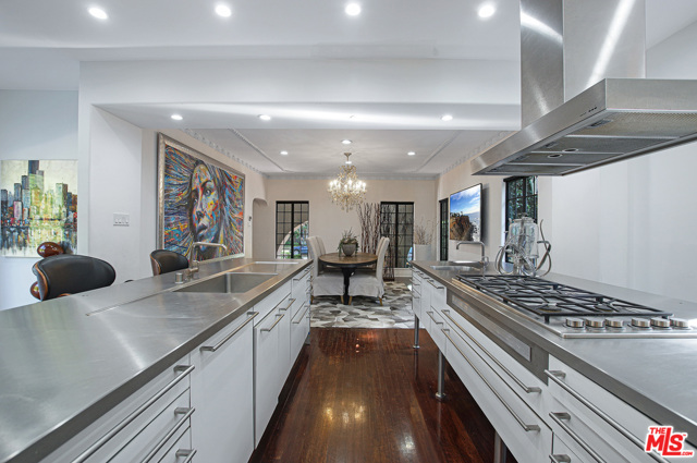 4 Bed Home for Sale in Beverly Hills, California