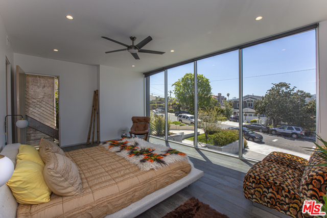 1027 AVENUE A, Redondo Beach, California 90277, 4 Bedrooms Bedrooms, ,5 BathroomsBathrooms,Residential,Sold,AVENUE A,20576054