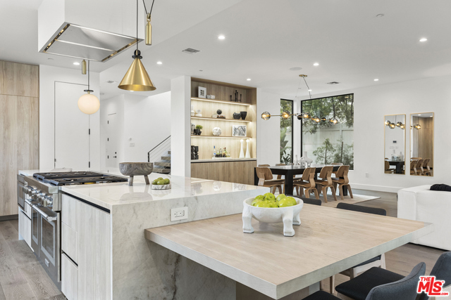 5 Bed Home for Sale in Los Angeles, California