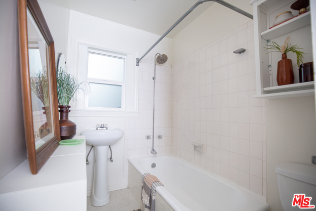 3 Bed Home for Sale in Los Angeles, California
