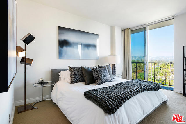 1 Bed Home for Sale in Los Angeles, California