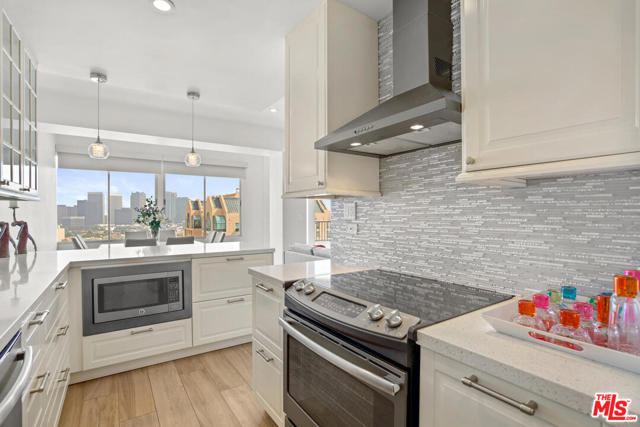 1 Bed Home for Sale in Los Angeles, California