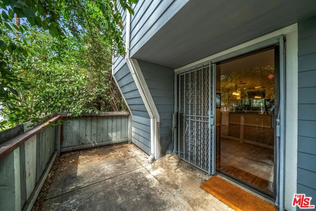 2 Bed Home for Sale in Van Nuys, California