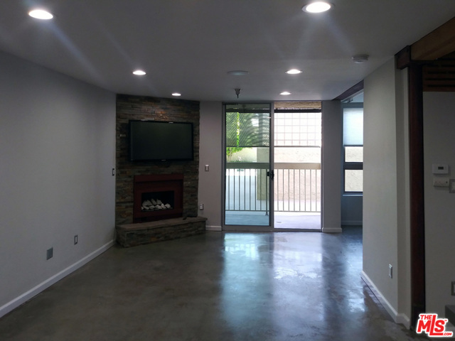1 Bed Home for Sale in North Hollywood, California