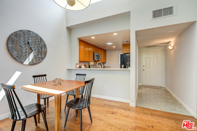 2 Bed Home for Sale in Los Angeles, California