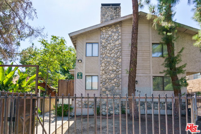 2 Bed Home for Sale in Van Nuys, California