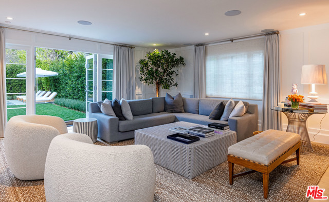 6 Bed Home for Sale in Los Angeles, California