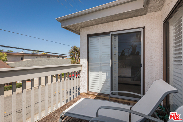 2000 VOORHEES Avenue, Redondo Beach, California 90278, 3 Bedrooms Bedrooms, ,3 BathroomsBathrooms,Residential,Sold,VOORHEES,18334284