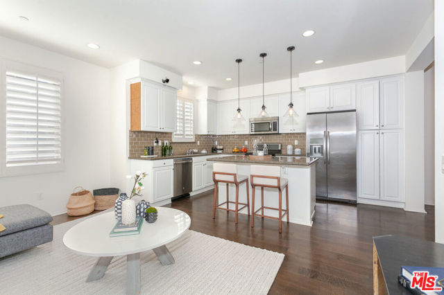 3 Bed Home for Sale in Hawthorne, California