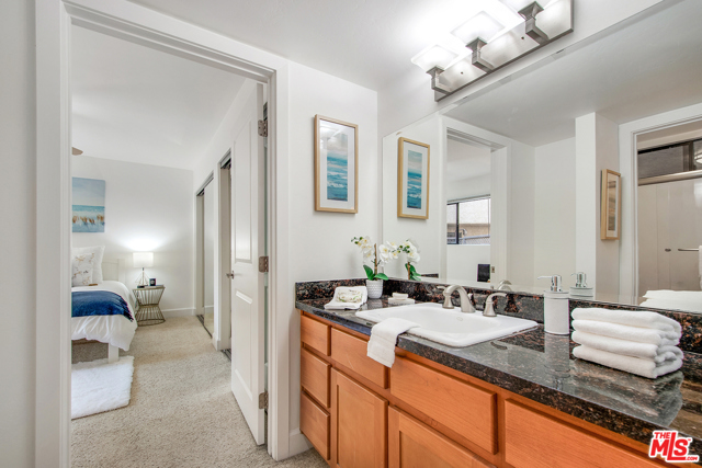 1 Bed Home for Sale in Los Angeles, California
