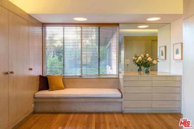 5 Bed Home for Sale in Los Angeles, California