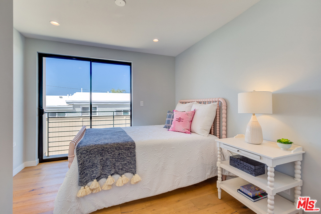 1017 8TH Street, Hermosa Beach, California 90254, 3 Bedrooms Bedrooms, ,2 BathroomsBathrooms,Residential,Sold,8TH,19507088