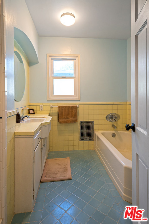 3 Bed Home for Sale in Los Angeles, California
