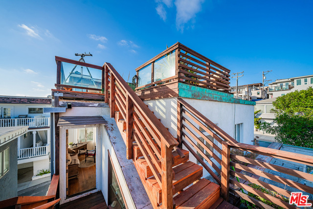 1705 Highland Avenue, Manhattan Beach, California 90266, 2 Bedrooms Bedrooms, ,2 BathroomsBathrooms,Residential,Sold,Highland,20599416