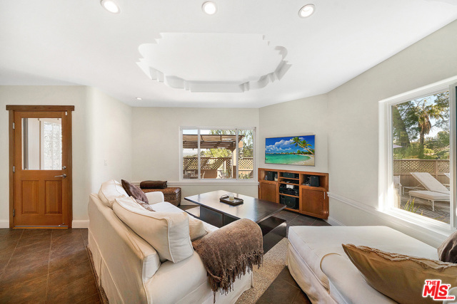 3 Bed Home for Sale in Sherman Oaks, California