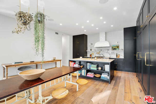 4 Bed Home for Sale in Los Angeles, California