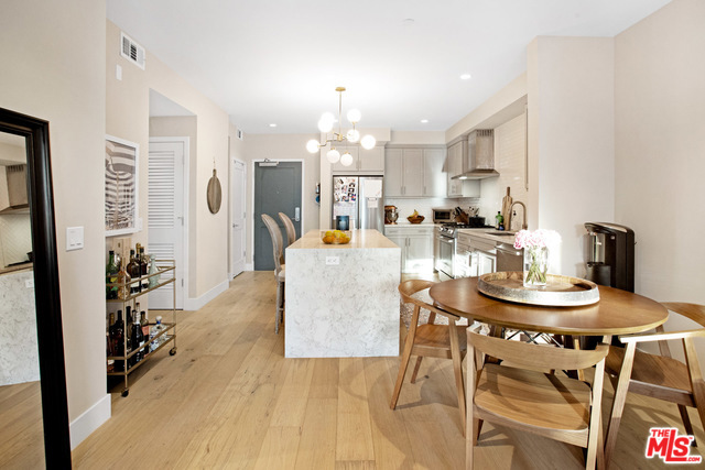 1920 Pacific Coast Highway, Redondo Beach, California 90277, 2 Bedrooms Bedrooms, ,2 BathroomsBathrooms,Residential,Sold,Pacific Coast Highway,20571704