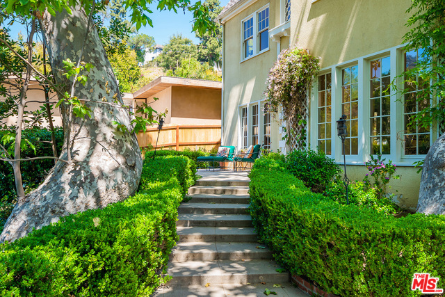 4 Bed Home for Sale in Los Angeles, California