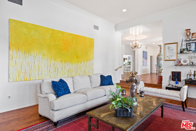 5 Bed Home for Sale in Encino, California