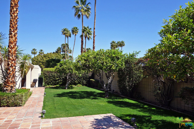 Private Gated Backyard