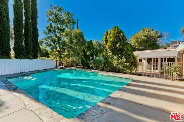 5 Bed Home for Sale in Encino, California