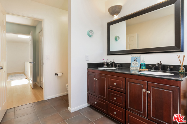 2301 MATHEWS Avenue, Redondo Beach, California 90278, 2 Bedrooms Bedrooms, ,3 BathroomsBathrooms,Residential,Sold,MATHEWS,18379254