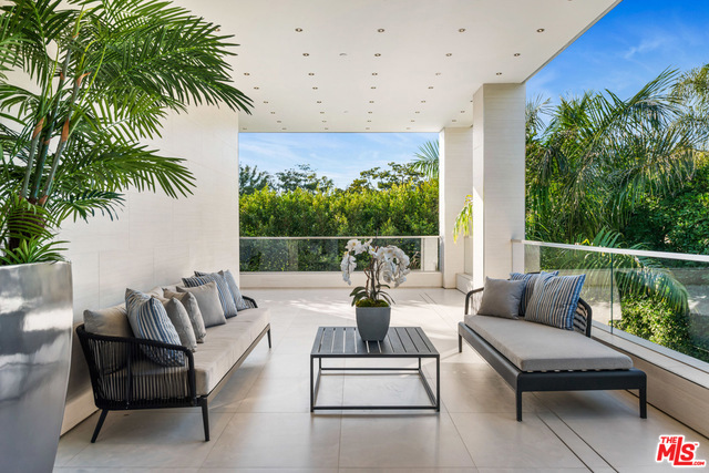 7 Bed Home for Sale in Beverly Hills, California