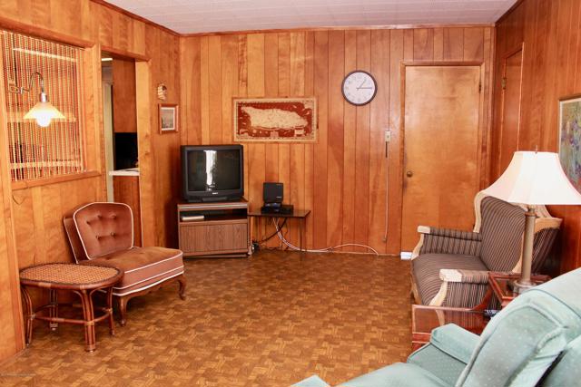 1908 Manzanita_Family Room 3