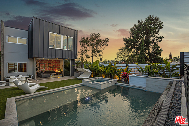 1027 AVENUE A, Redondo Beach, California 90277, 4 Bedrooms Bedrooms, ,5 BathroomsBathrooms,Residential,Sold,AVENUE A,20576054