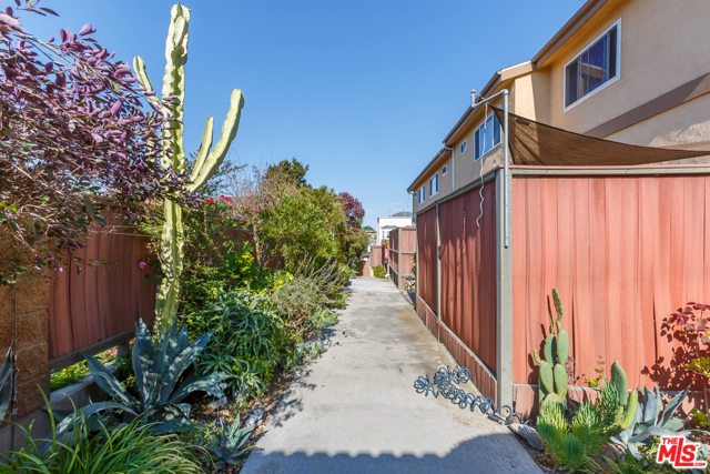 Entry walkway