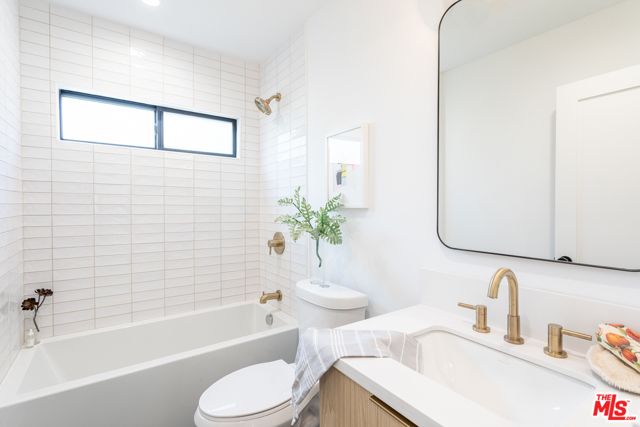 2 Bed Home for Sale in Venice, California