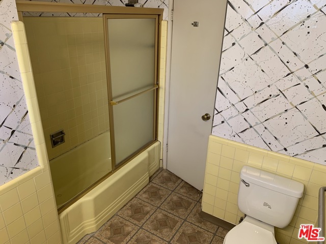 4 Bed Home for Sale in Van Nuys, California