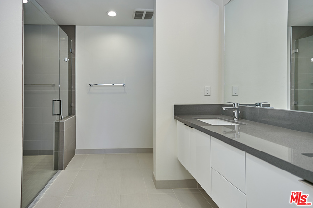 2 Bed Home for Sale in Los Angeles, California