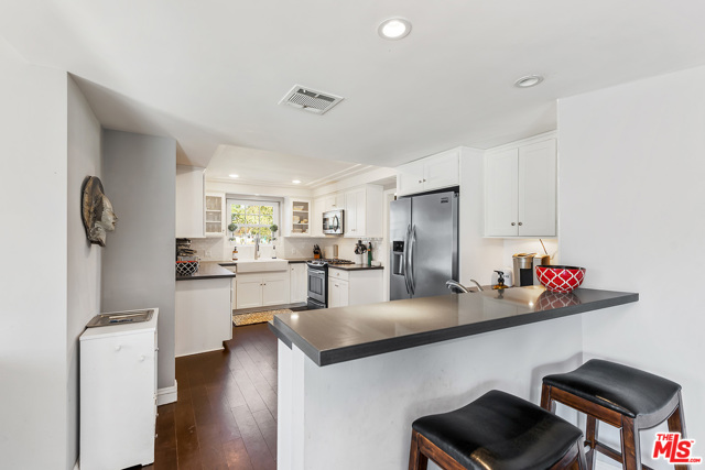 3 Bed Home for Sale in Van Nuys, California